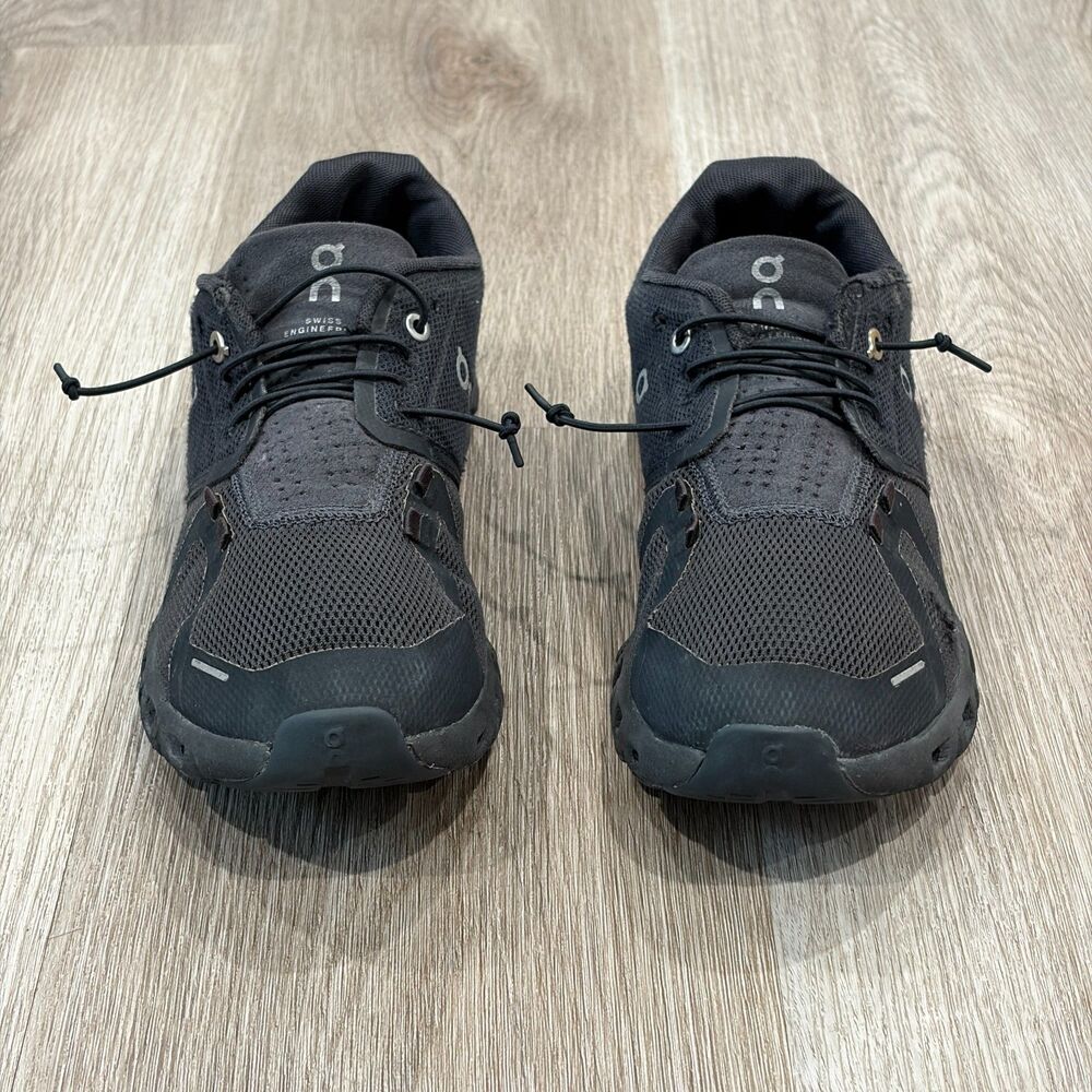 ON Men's Cloud 5 Sneakers Mens Sz 7 Womens Sz 8.5 Triple Black Running Shoes